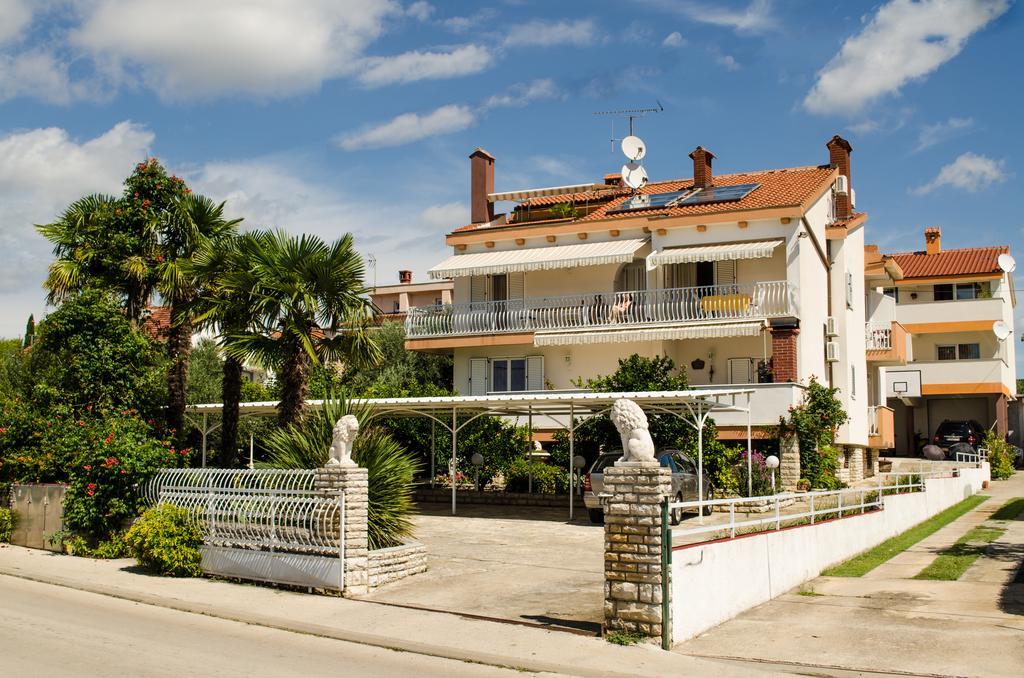 Pansion Adria Hotel Sveti Filip i Jakov Exterior foto