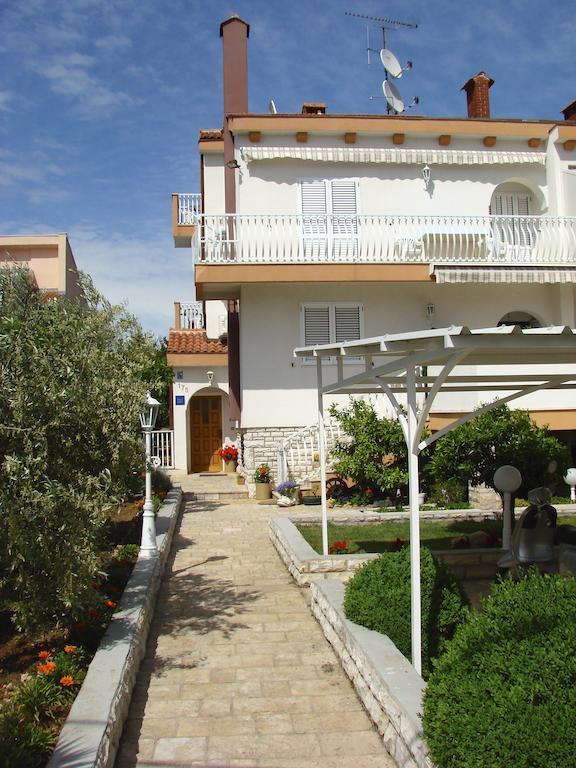 Pansion Adria Hotel Sveti Filip i Jakov Exterior foto