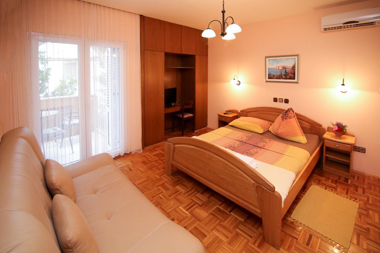 Pansion Adria Hotel Sveti Filip i Jakov Exterior foto