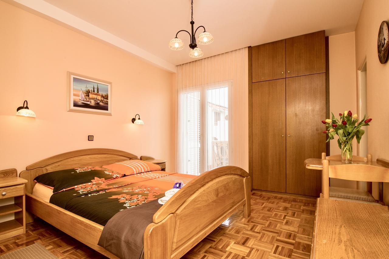 Pansion Adria Hotel Sveti Filip i Jakov Exterior foto