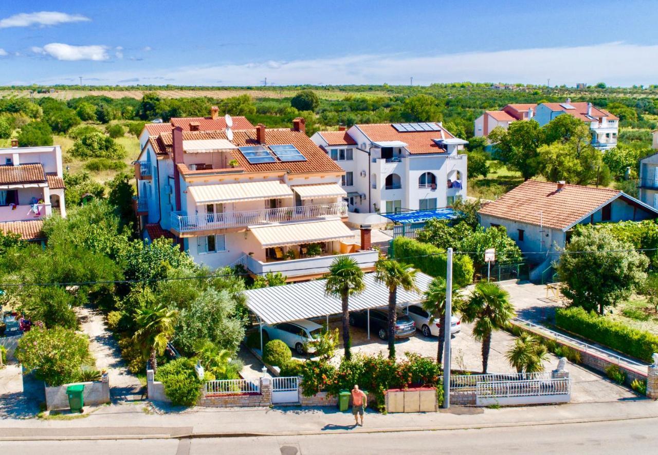 Pansion Adria Hotel Sveti Filip i Jakov Exterior foto