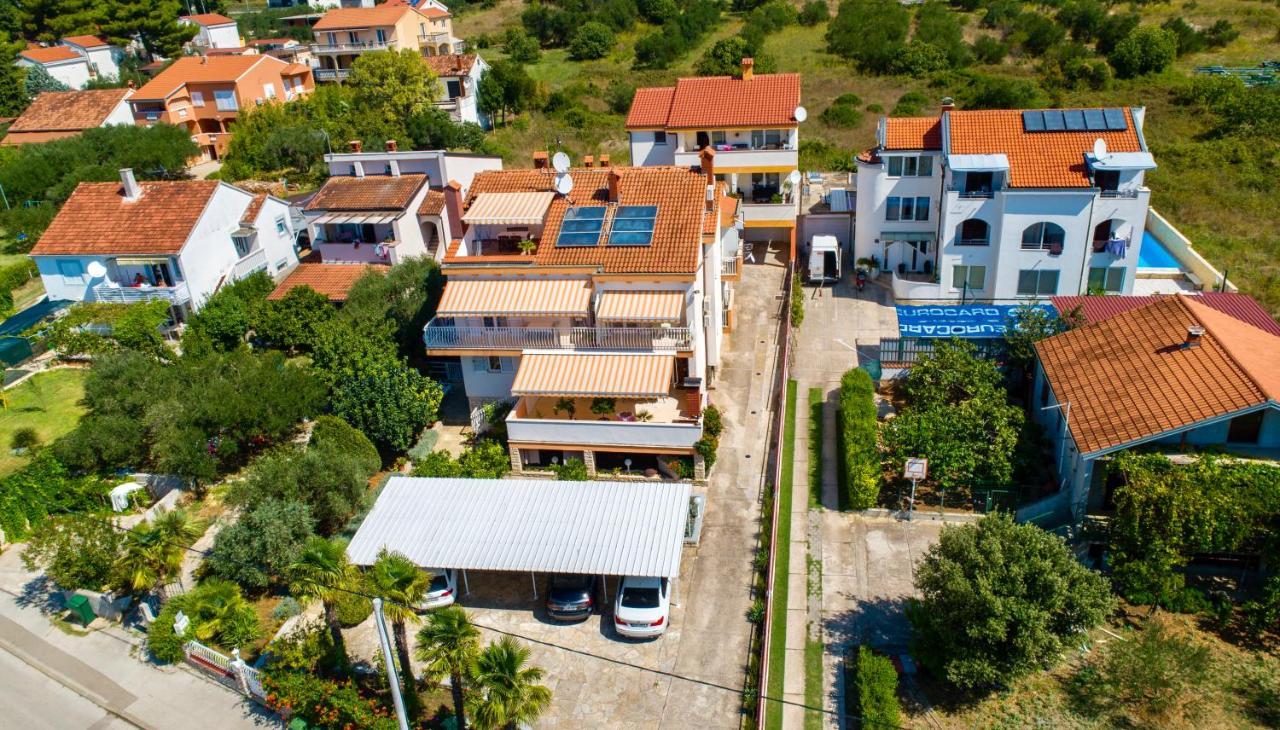 Pansion Adria Hotel Sveti Filip i Jakov Exterior foto