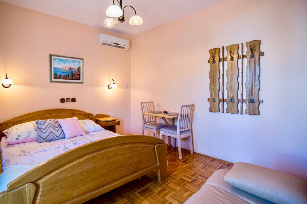 Pansion Adria Hotel Sveti Filip i Jakov Exterior foto